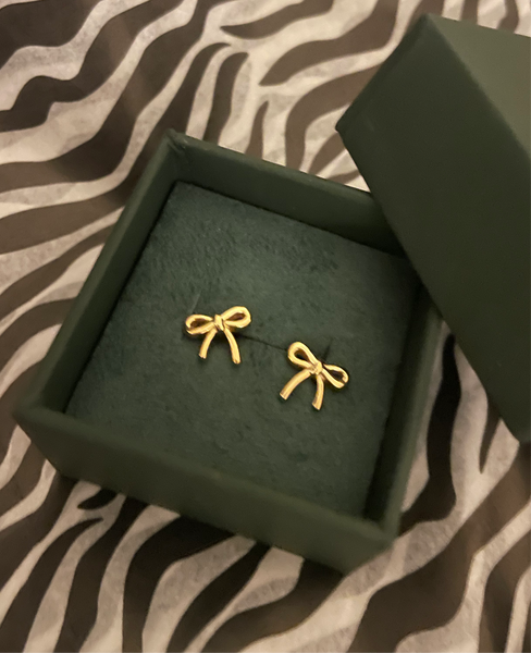 PETITE BOW STUD EARRING